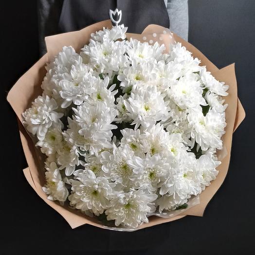 11 white chrysanthemums