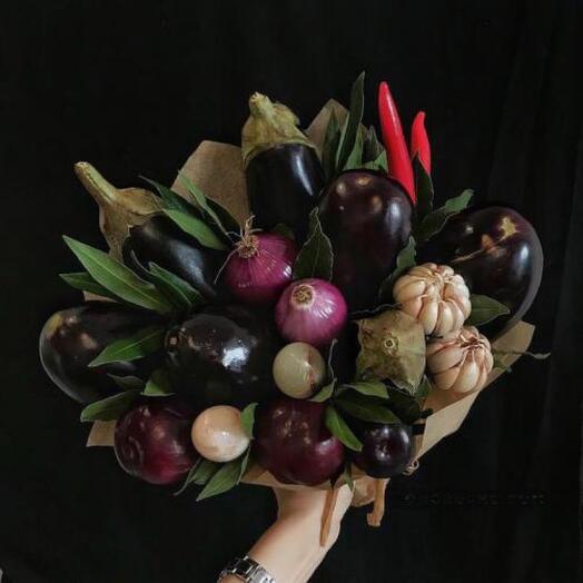 Дикий мужчина с яйцами 30 см