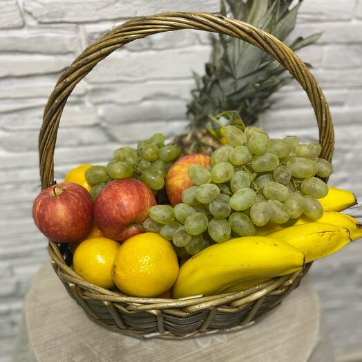 Корзинка с фруктами