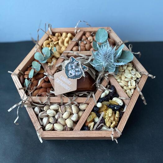Box of nuts 1