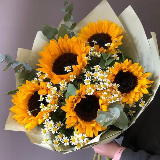 Bouquet "Summer" with sunflowers and tanacetum