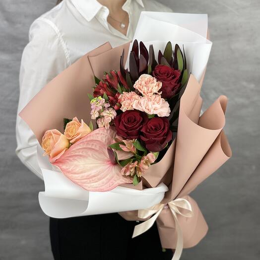 Букет с антуриумом Галадриэль