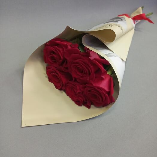5 rosas rojas