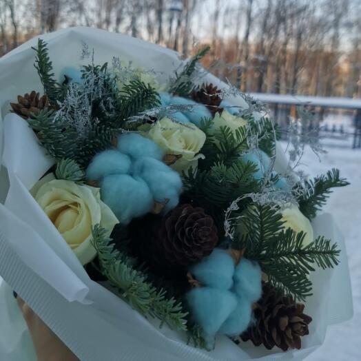 Букет зимний с голубым хлопком