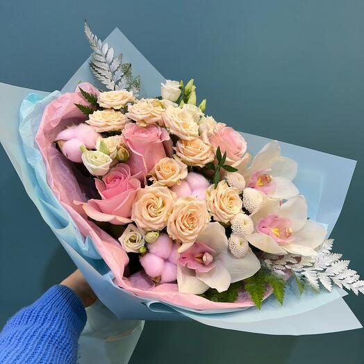 Orquídeas y rosas