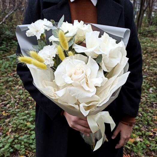 Bouquet "Mademoiselle White" with French white roses