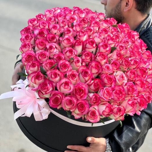 101 Jamila Roses in a box