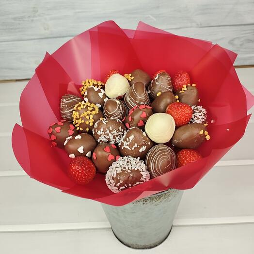 Bouquet of chocolate-covered strawberries