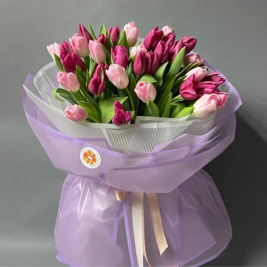 Букет из 35 тюльпанов от цветчного магазина Оранж Алматы