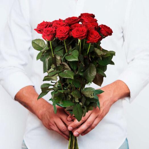 15 red roses