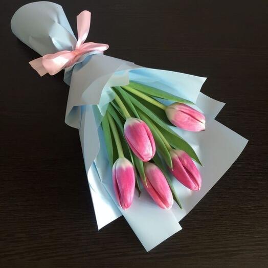 Букет весенний с тюльпанами