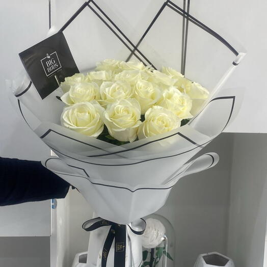 19 White Roses Bouquet