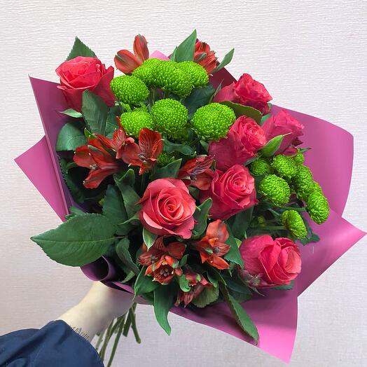 Bouquet with roses and chrysanthemum green
