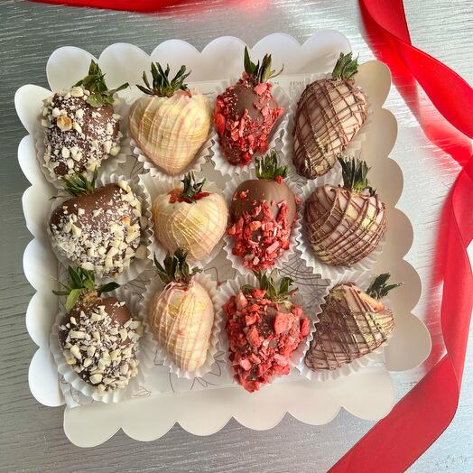 Клубника в шоколаде 12 шт