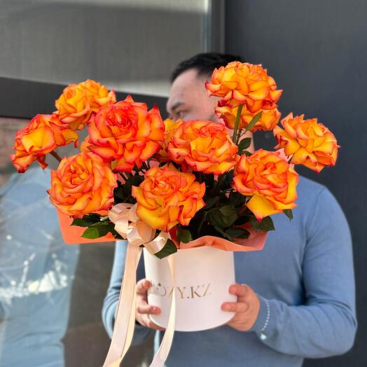 Композиция из 13 французских роз