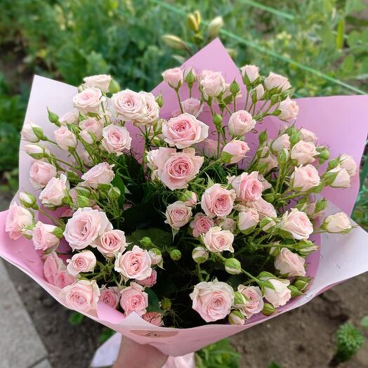 Букет кустовых роз Нежный букет💐