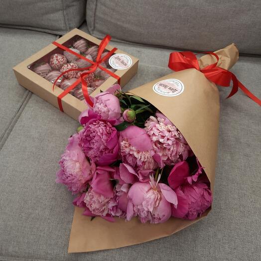 Peonías 11 piezas + deliciosas fresas cubiertas de chocolate