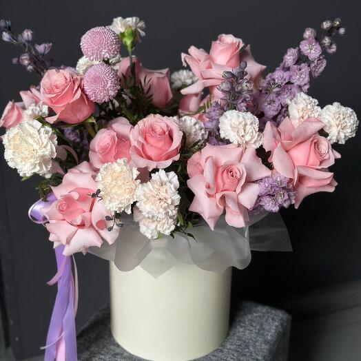 Flores en una Caja con una rosa francesa