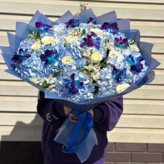 Шикарный букет на выписку💙
