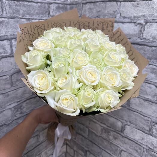 Bouquet of 31 roses in craft
