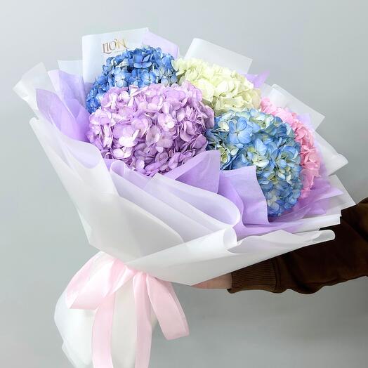 Букет из 5 гортензии от Lion Flowers