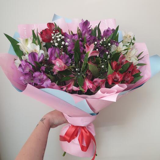 Букет из  альстермерии