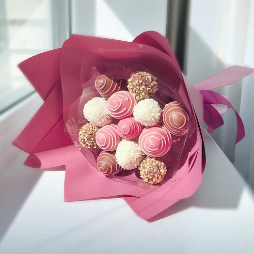 Mini bouquet "Diva" chocolate-covered strawberries 13 berries