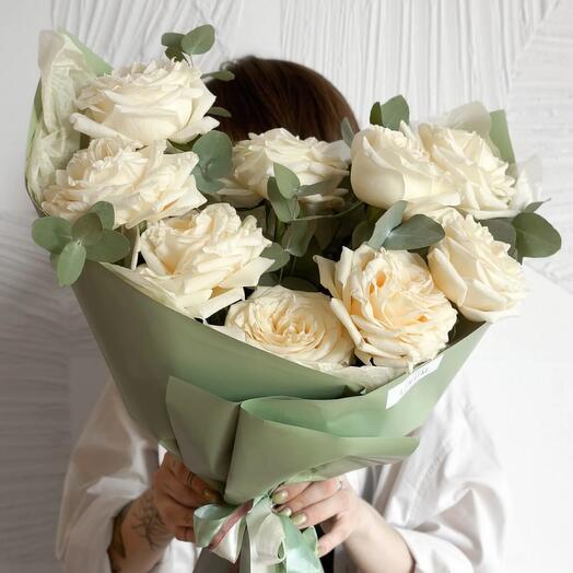 Bouquet of White roses with eucalyptus (size S)