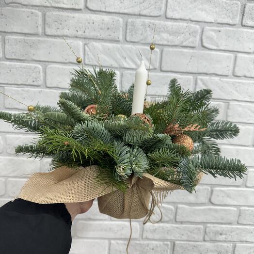 Зимняя композиция со свечей