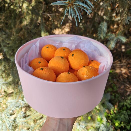 Зефирные мандарины в шляпной коробке