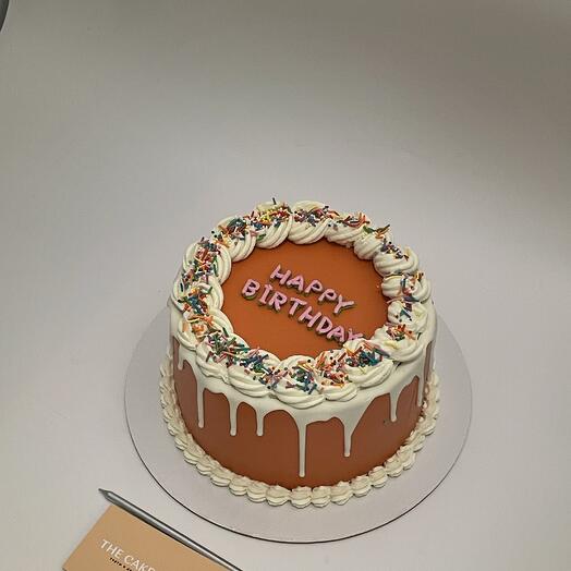 Оранжевый торт «HAPPY BIRTHDAY»