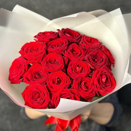 Fragrant bouquet of 17 red roses