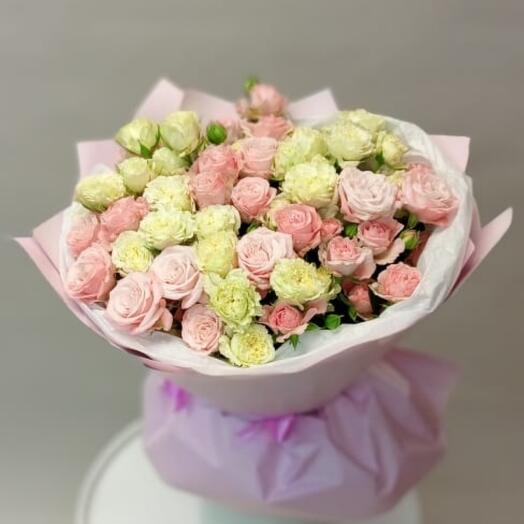 Bouquet with bush roses