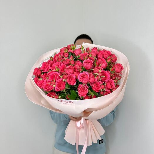 Кустовые малиновые розы