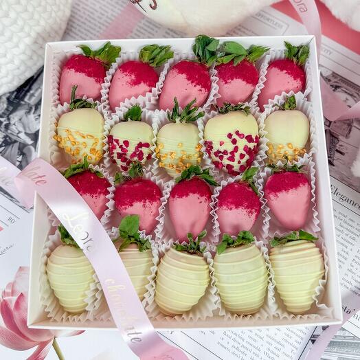 Клубника в Шоколаде 25-16 шт. Бельгийский шоколад Callebaut. Подарочный набор 1173. Leora chocolate