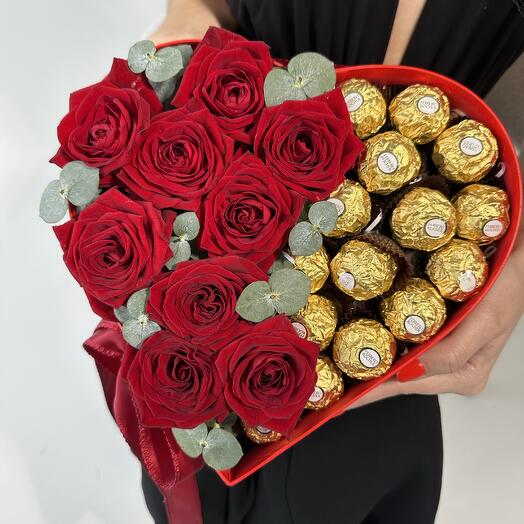 Коробка в форме сердца с ферреро роше праздничной композиции Mon Amour