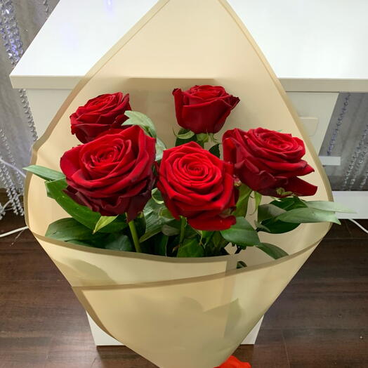 Красные розы 🌹 5 шт