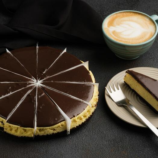 BANANA CHEESECAKE IN CHOCOLATE