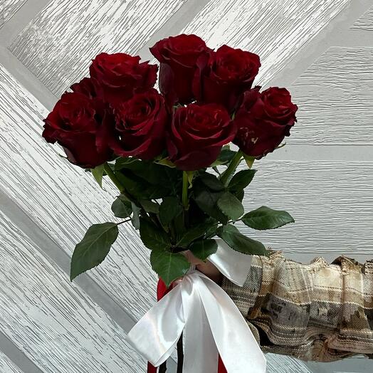 Роза бордовая 7