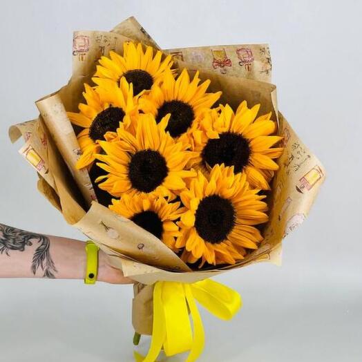 Craft a bouquet of sunflower flowers