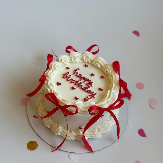 Бенто торт Ламбет с рюшами и лентами на День рождения Happy Birthday