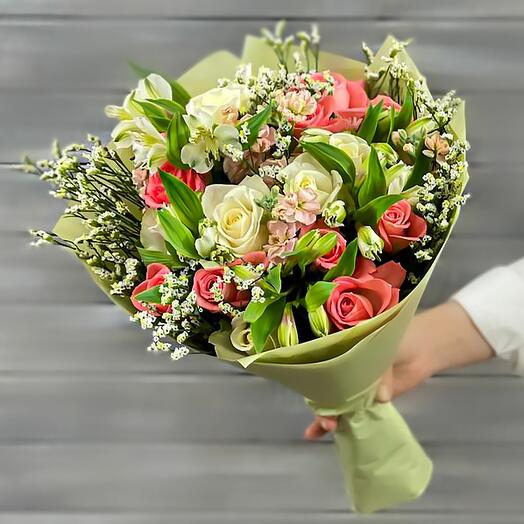 Маттиолы, лимониум, альстромерии и розы