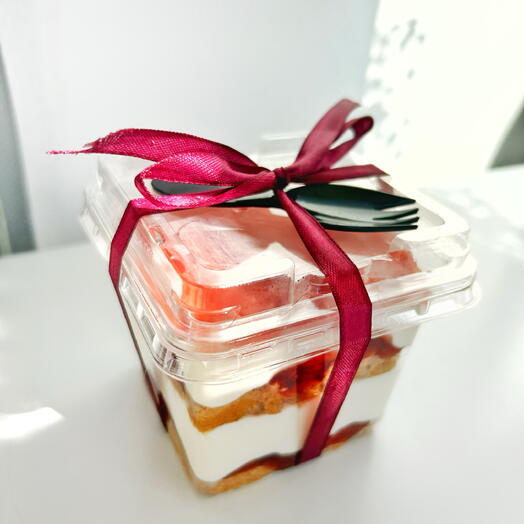 Кейк бокс «Клубничный тирамису»