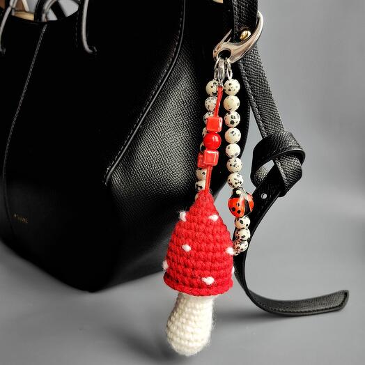 Подвес на сумку "Мухомор с большей коровкой"