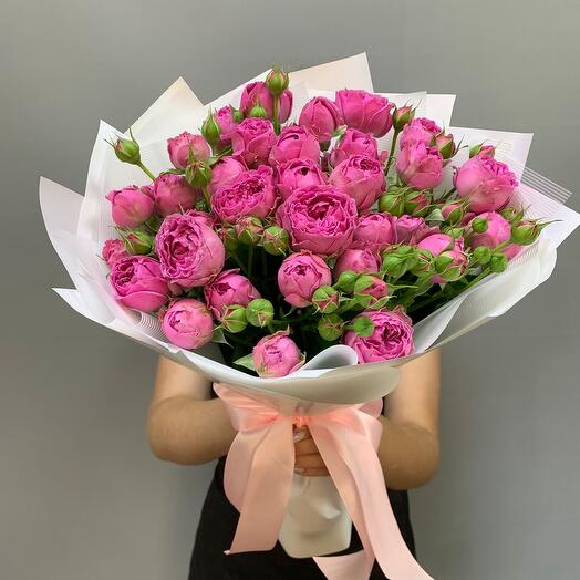 Ramo de rosas en forma de peonía