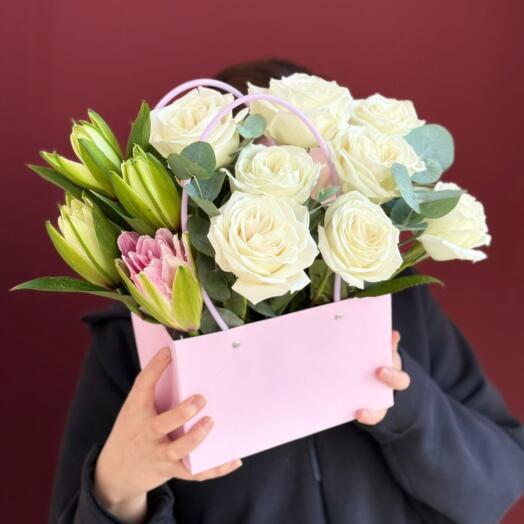 Композиция "Лилия и розы"