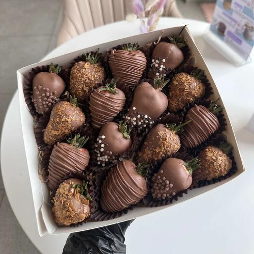 Клубника в шоколаде «Вафельное удовольствие» (16шт)