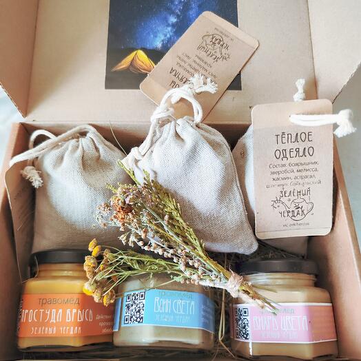 Набор подарочный к 8 марта чаем и мёдом