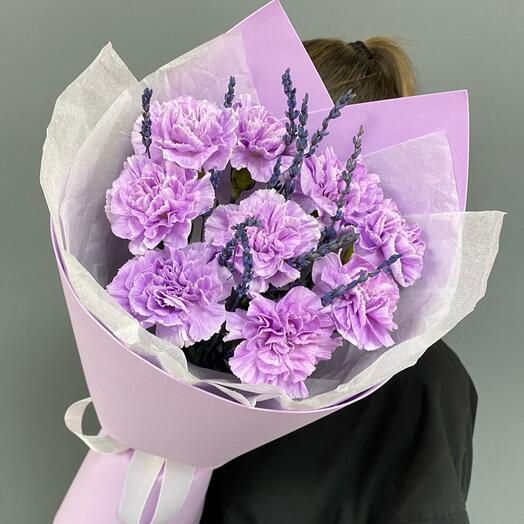 Букет из лавандовых диантусов и лаванды