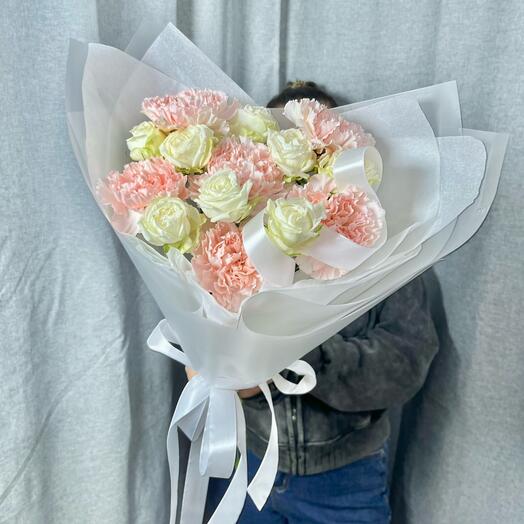 Авторский букет из кустовой розы и диантуса,,Нежность🌸